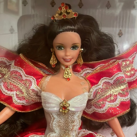 10th Anniversary Barbie Doll Happy Holidays 1997 - Picture 12 of 13